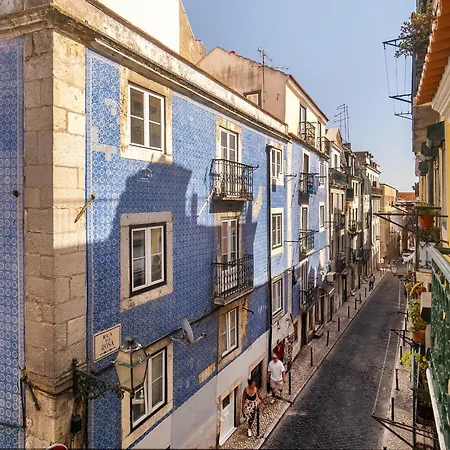 Апартаменты Whome Old Town Flat With A Modern Touch Лиссабон