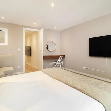 Apartment Whome Old Town Flat With A Modern Touch Lisbon