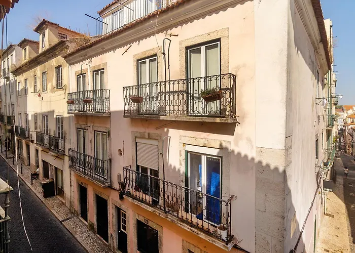 Whome Old Town Flat With A Modern Touch * 리스본