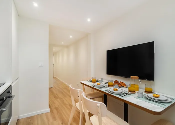 Whome Old Town Flat With A Modern Touch 아파트