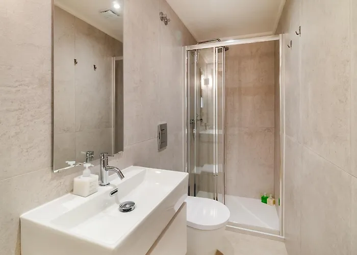 Whome Old Town Flat With A Modern Touch 아파트