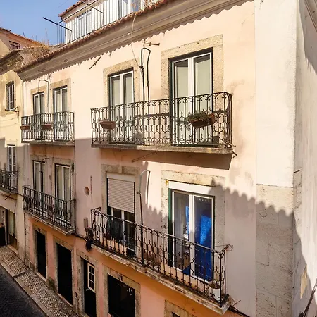 Whome Old Town Flat With A Modern Touch * Lisboa