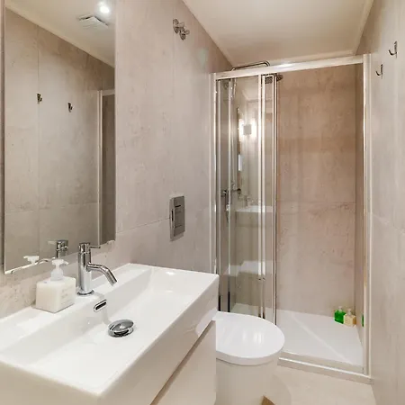 Whome Old Town Flat With A Modern Touch Apartman
