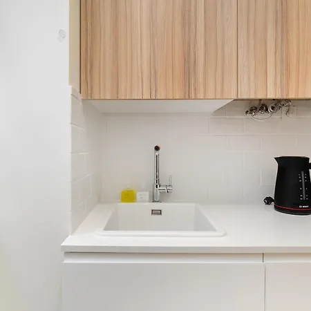 Whome Old Town Flat With A Modern Touch Apartman
