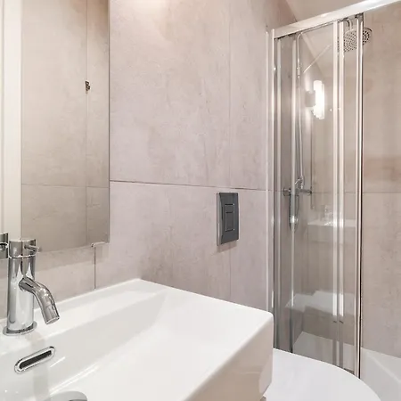 Whome Old Town Flat With A Modern Touch Apartman
